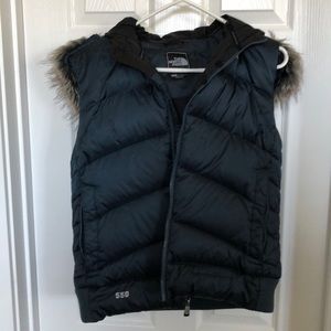 North face navy puffy vest. 550 count